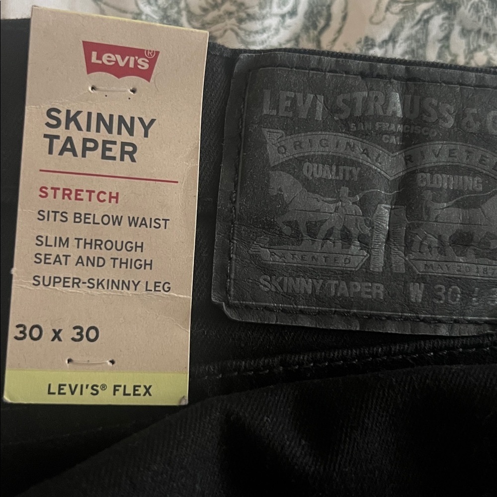 NWT Levi's Men's Skinny Jeans in Jet Black - Picture 7 of 7